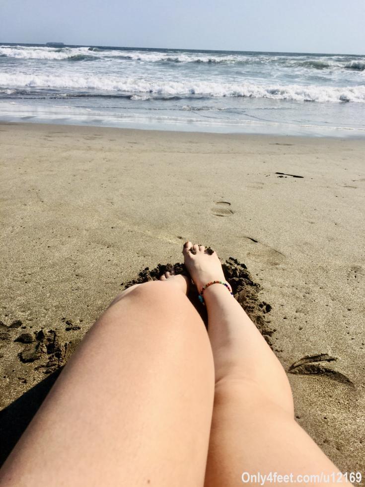 La suavidad y curvas de mis pies te dejarán sin aliento en estas fotos🤤