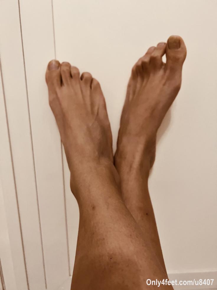 Vuoi leccare i miei piedi?