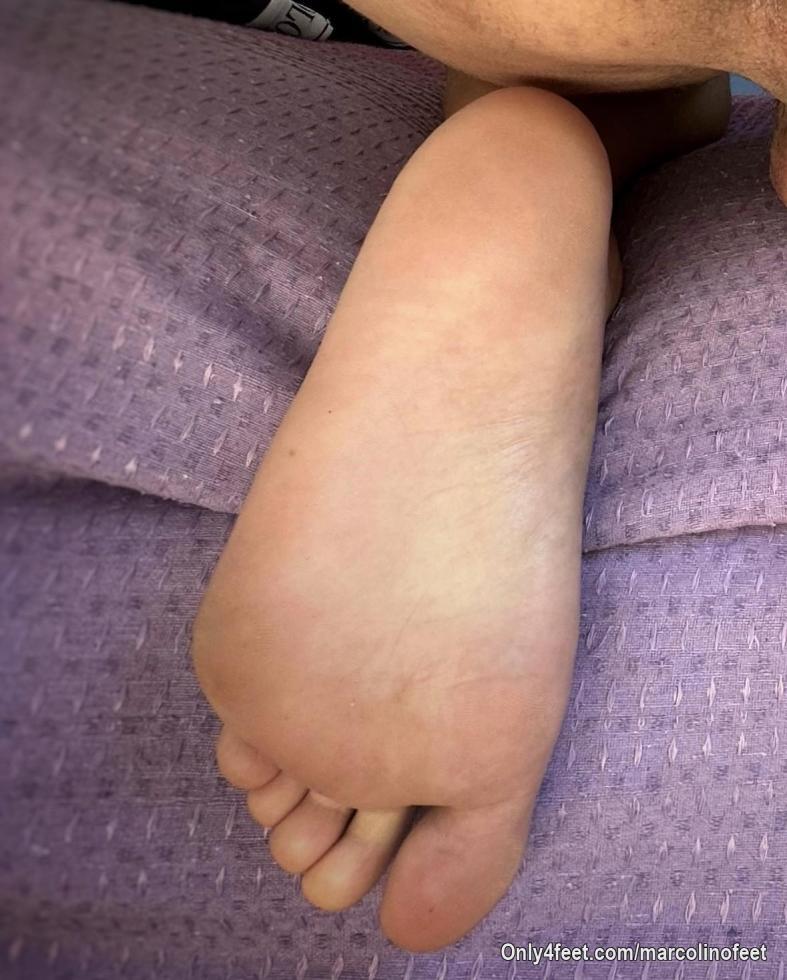 Posizione birichina, chi nascondo sul piedino?! 🍑
.
.
Abbonati e lo scopri 😜