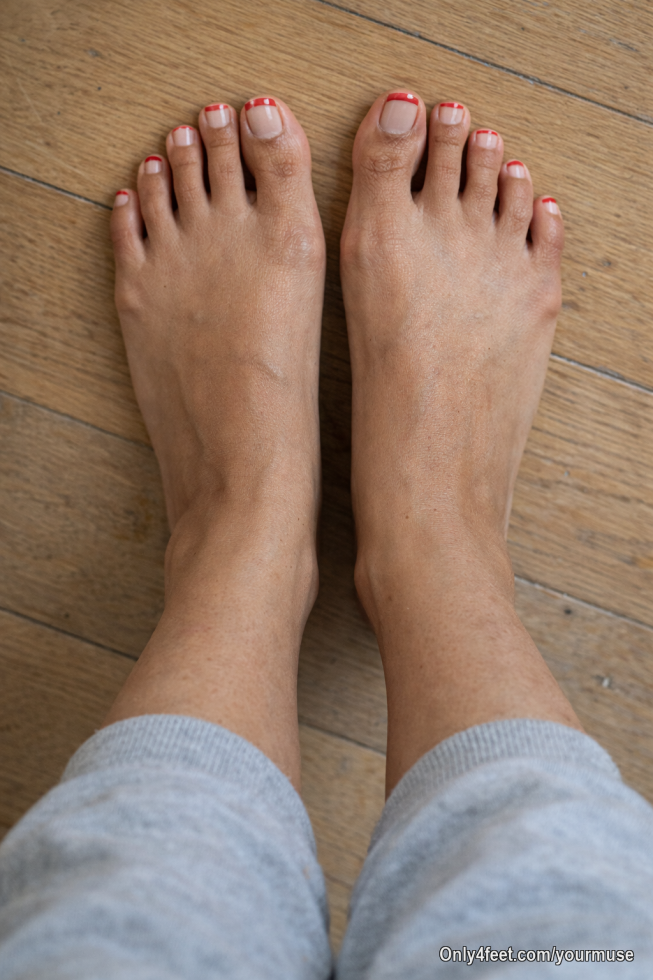 Ciao a tutti ✨
Sono nuova qui e ho deciso di aprire questo spazio per condividere una parte di me più libera e curiosa.

Se ti piace l’idea di andare oltre le apparenze, di creare una connessione e di entrare in uno spazio più personale, sei il benvenuto.
Io sono appena arrivata, il meglio deve ancora venire 💫