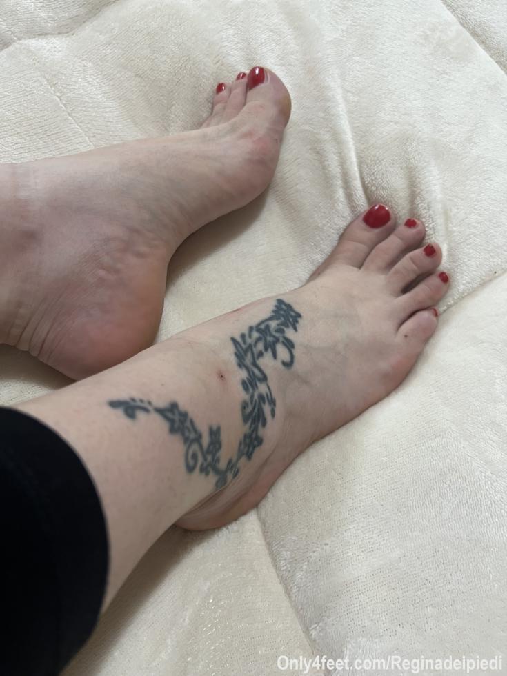 Ti piacciono i miei piedini? Scrivimi per contenuti personalizzati ✨