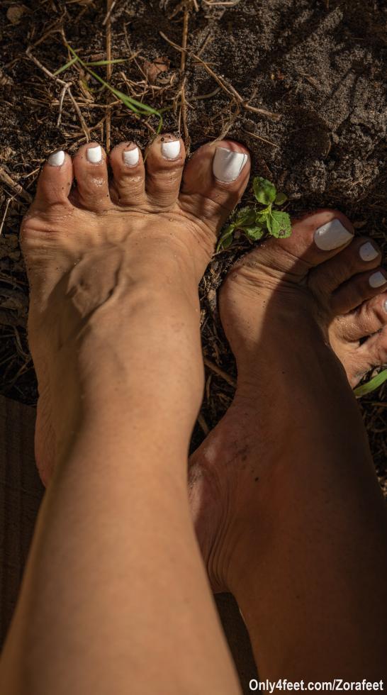 Ven y disfruta de mi nuevo paquete que acabo de hacer de hoy en la mañana que se levantaron mis pies super sexy👅😍💧👣